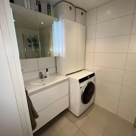 Moderne Sentrumsnaer Leilighet *
