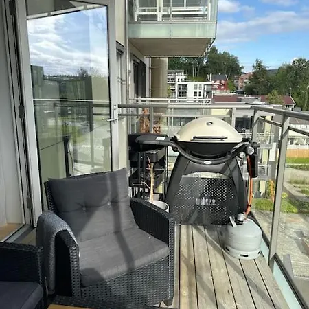 Moderne Sentrumsnaer Leilighet *